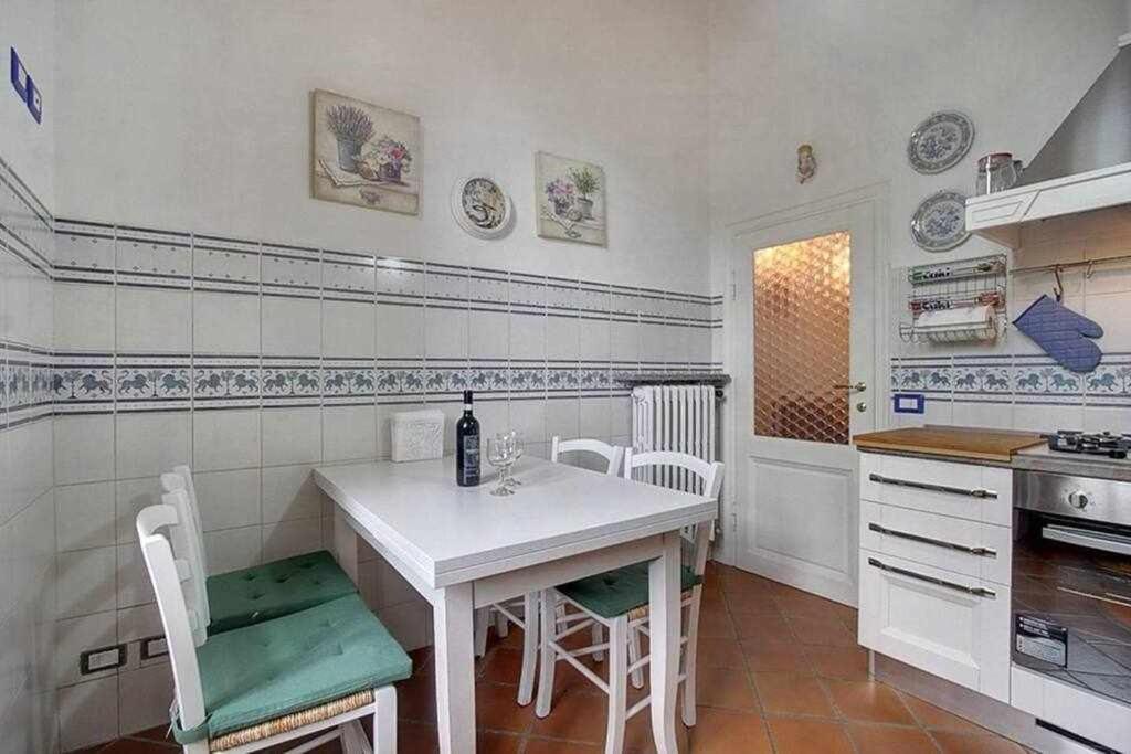 Apartamento Santa Croce Elegant With Garage Florencia Exterior foto