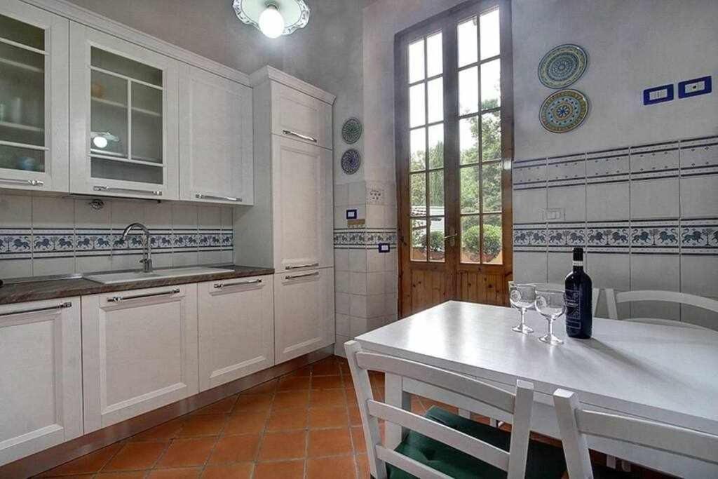 Apartamento Santa Croce Elegant With Garage Florencia Exterior foto