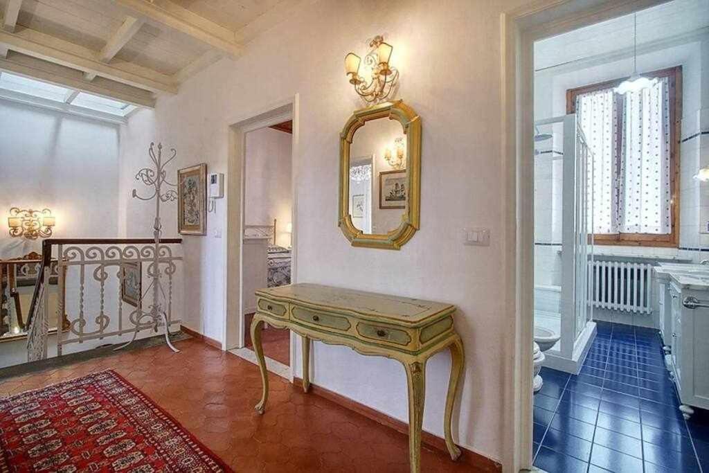 Apartamento Santa Croce Elegant With Garage Florencia Exterior foto